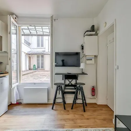 Lovely 10 Mn Walk To Louvre & Latin Quarter